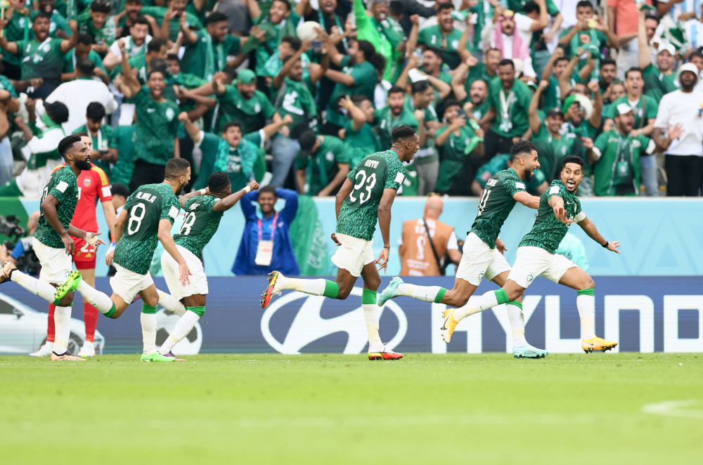  汉诺威96主场气势如虹，球迷助威助推球队奏凯歌