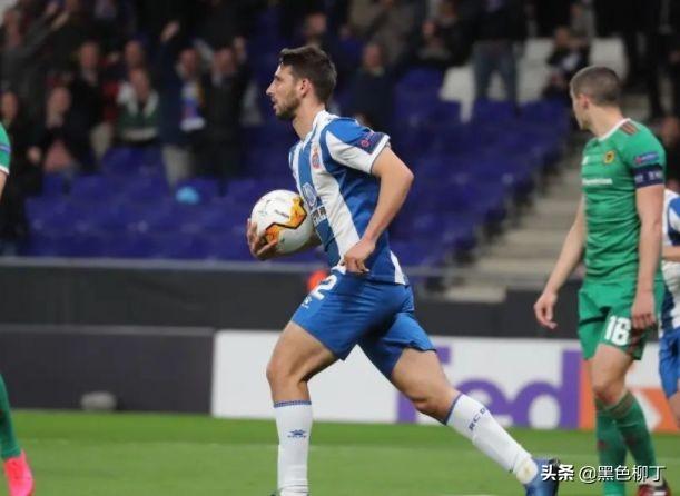  索肖前锋脚感火热,帽子戏法助队登顶积分榜  