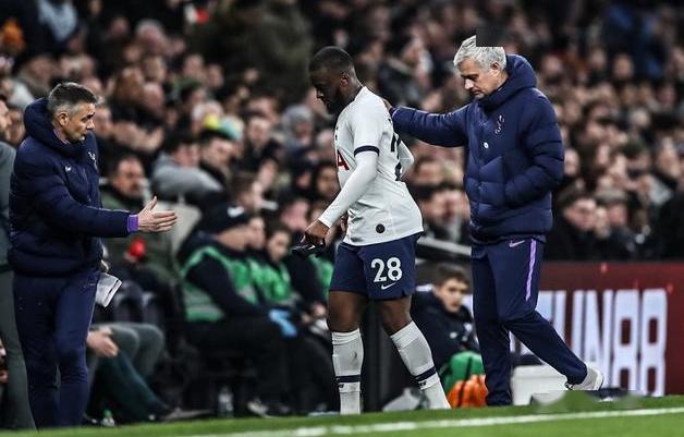  克莱蒙全场逼抢奏效，法甲弱旅爆冷击败豪门